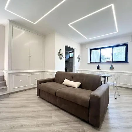 Appartamento Golden Luxe - Jacuzzi Modern Front Sea Private Parking