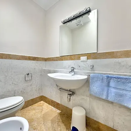 Golden Luxe - Jacuzzi Modern Front Sea Private Parking Appartamento *