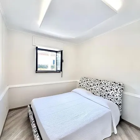 Διαμέρισμα Golden Luxe - Jacuzzi Modern Front Sea Private Parking *