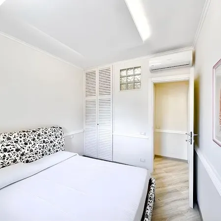 Jacuzzi Modern Front Sea Private Parking Apartment Marina di Pietrasanta